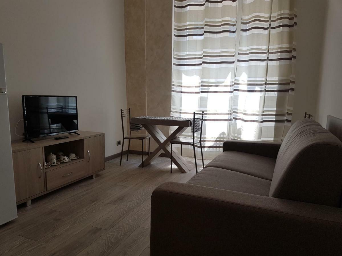 Apartamento Sant Ambrogio Flat Milán Exterior foto