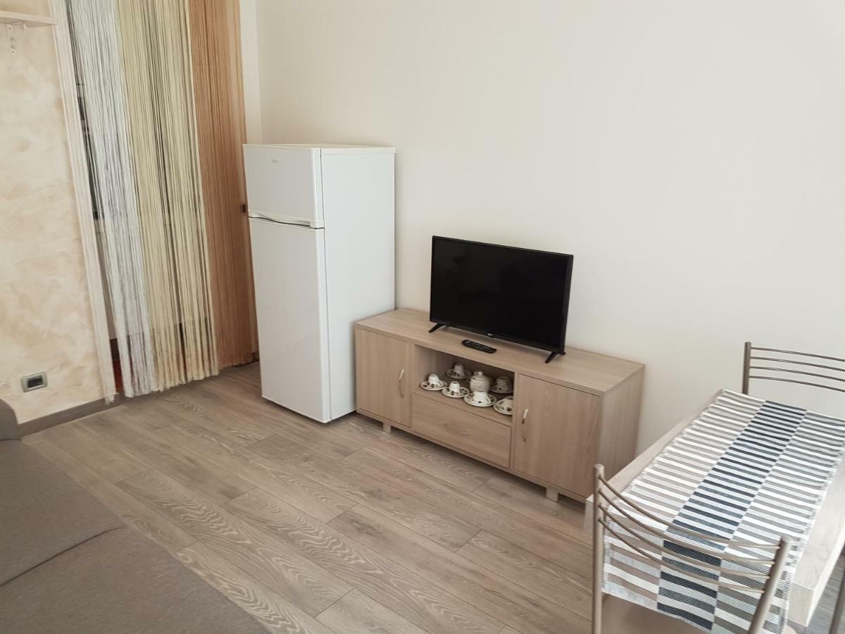 Apartamento Sant Ambrogio Flat Milán Exterior foto