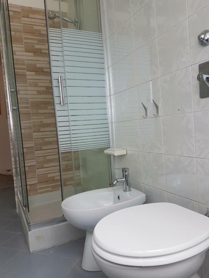Apartamento Sant Ambrogio Flat Milán Exterior foto