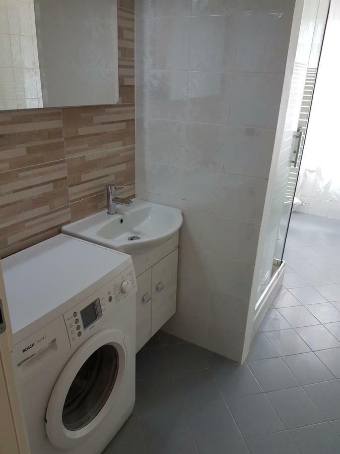 Apartamento Sant Ambrogio Flat Milán Exterior foto